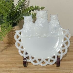 Vtg milk glass 3 Owl Decorative Plate 1960’s